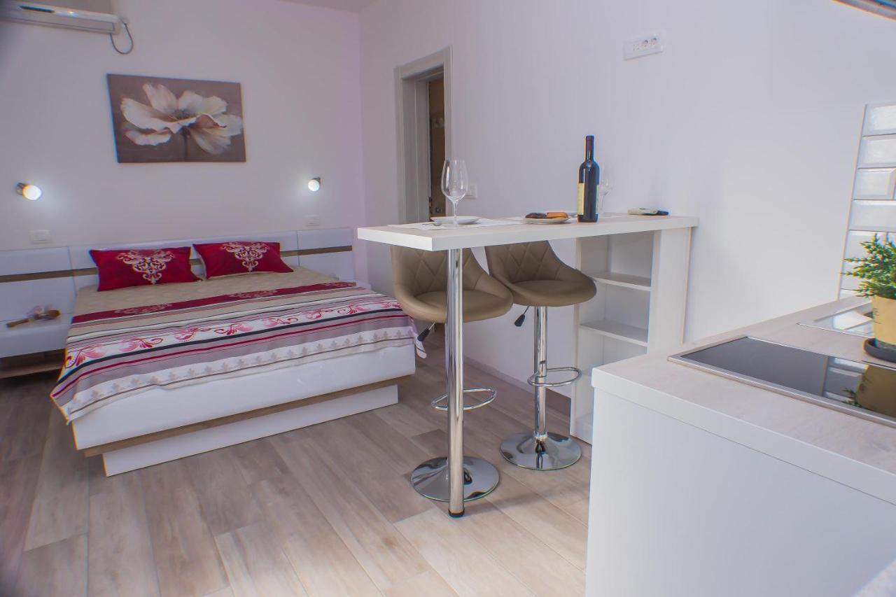 Dmm Apartments Tivat Exterior foto